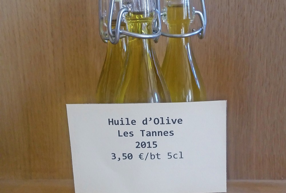 Huile d’olive Les Tannes au caveau à Côté Mas